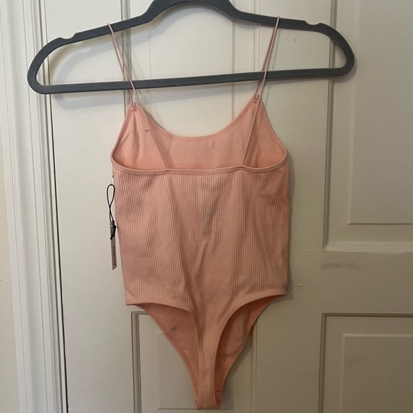 NWT FOREVER 21 pink bodysuit size small - Picture 2 of 3